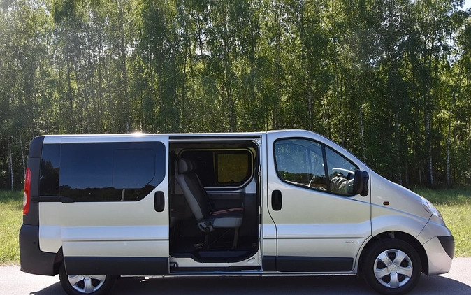 Opel Vivaro cena 43700 przebieg: 253000, rok produkcji 2009 z Lesko małe 781